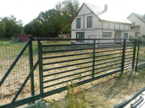 ploty-ogrodzenia-panelowe-betonowe-metalowe-z-siatki-systemowe-srutowane-gabionowe-lupane (206)