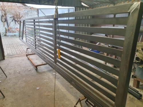 ploty-ogrodzenia-panelowe-betonowe-metalowe-z-siatki-systemowe-srutowane-gabionowe-lupane (236)