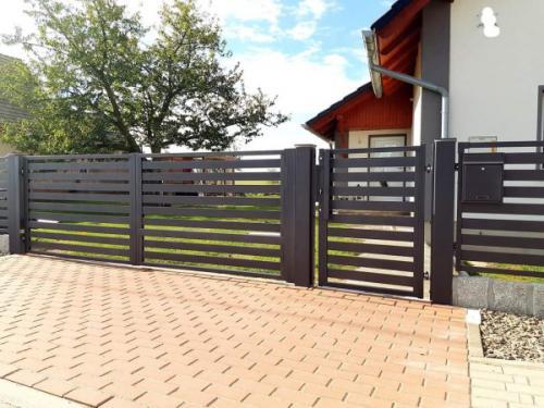 ploty-ogrodzenia-panelowe-betonowe-metalowe-z-siatki-systemowe-srutowane-gabionowe-lupane (452)