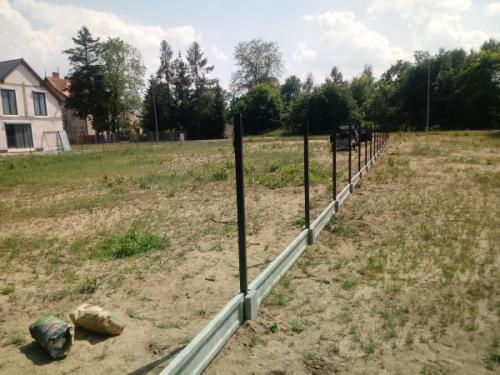 ploty-ogrodzenia-panelowe-betonowe-metalowe-z-siatki-systemowe-srutowane-gabionowe-lupane (479)