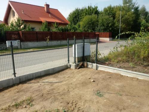 ploty-ogrodzenia-panelowe-betonowe-metalowe-z-siatki-systemowe-srutowane-gabionowe-lupane (498)