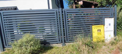 ploty-ogrodzenia-panelowe-betonowe-metalowe-z-siatki-systemowe-srutowane-gabionowe-lupane (556)