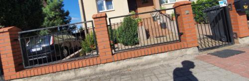 ploty-ogrodzenia-panelowe-betonowe-metalowe-z-siatki-systemowe-srutowane-gabionowe-lupane (561)
