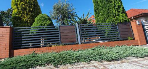 ploty-ogrodzenia-panelowe-betonowe-metalowe-z-siatki-systemowe-srutowane-gabionowe-lupane (582)