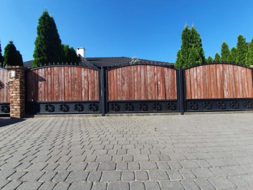 ploty-ogrodzenia-panelowe-betonowe-metalowe-z-siatki-systemowe-srutowane-gabionowe-lupane (593)