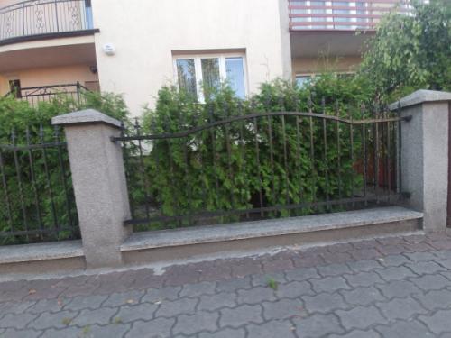 ploty-ogrodzenia-panelowe-betonowe-metalowe-z-siatki-systemowe-srutowane-gabionowe-lupane (681)