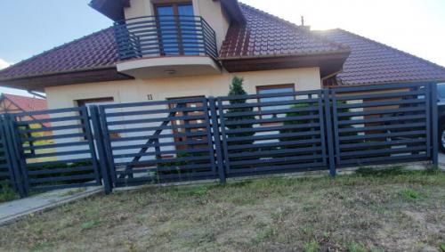 ploty-ogrodzenia-panelowe-betonowe-metalowe-z-siatki-systemowe-srutowane-gabionowe-lupane (741)
